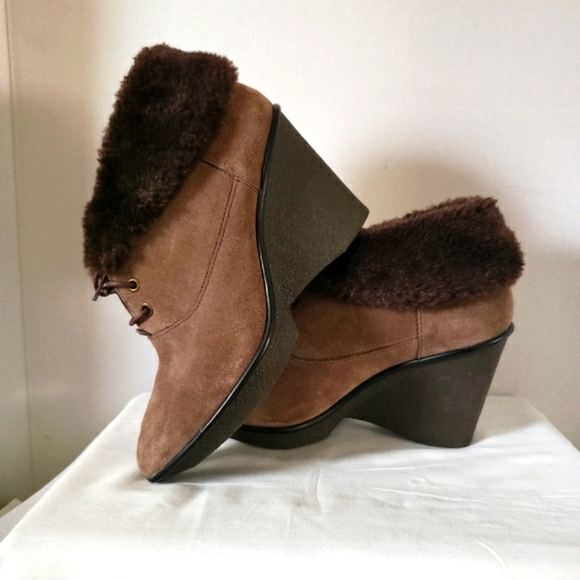 B MAKOWSKY Wedge Suede BF NELLIE Ankle Booties Real Leather Shoes Sz 7.5M - Picture 6 of 10